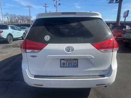 2012 Toyota Sienna XLE