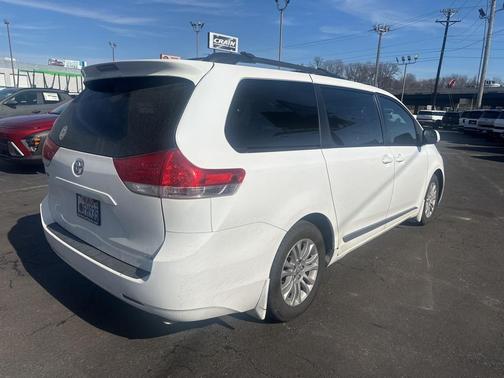 2012 Toyota Sienna XLE