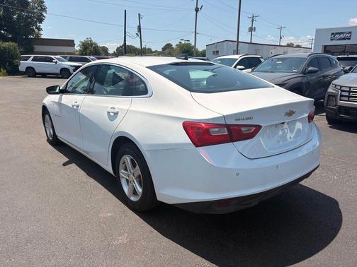 Summit White 2024 Chevrolet Malibu 1LS