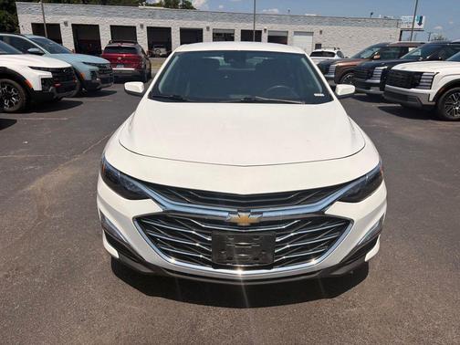 Summit White 2024 Chevrolet Malibu 1LS