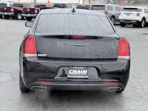 2023 Chrysler 300 Touring