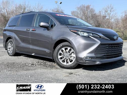 2021 Toyota Sienna XLE 8 Passenger