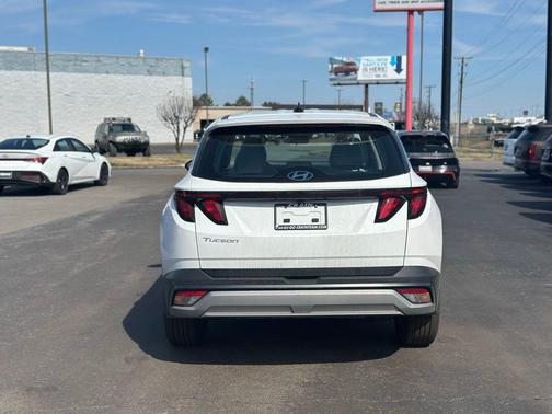2025 Hyundai TUCSON SE