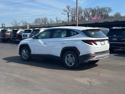 2025 Hyundai TUCSON SE