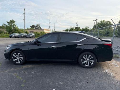 Super Black 2020 Nissan Altima S FWD