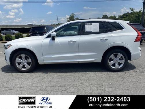 2022 Volvo XC60 B5 Momentum