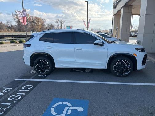 2026 Volkswagen Tiguan 2.0T SEL R-Line 4MOTION