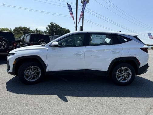 2025 Hyundai TUCSON SE