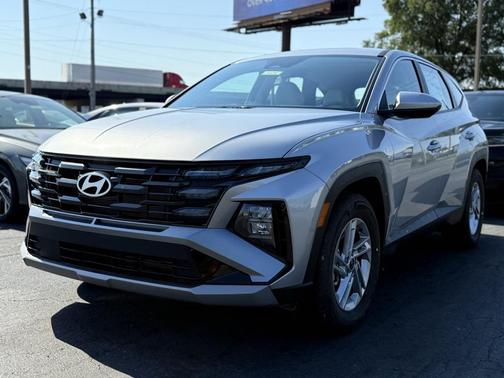 2025 Hyundai TUCSON SE