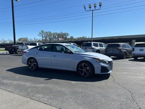 2024 Nissan Altima SR FWD