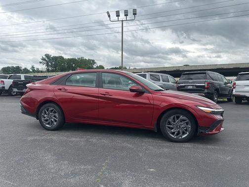 Ultimate Red 2024 Hyundai ELANTRA SEL