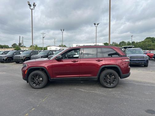 Velvet Red Pearlcoat 2024 Jeep Grand Cherokee Altitude