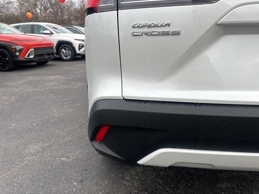 2023 Toyota Corolla Cross XLE