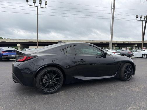 Raven 2024 Toyota GR86 Premium