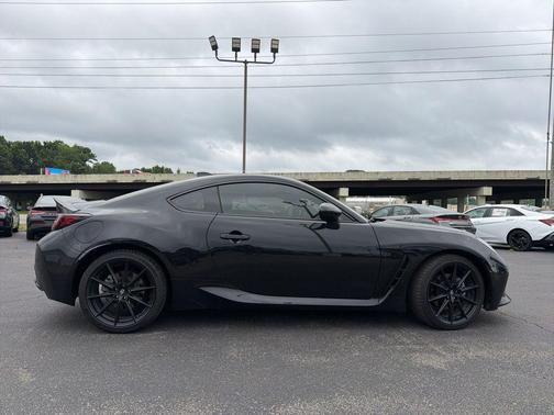 Raven 2024 Toyota GR86 Premium