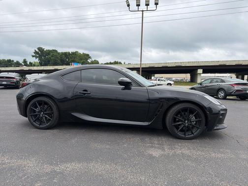 Raven 2024 Toyota GR86 Premium
