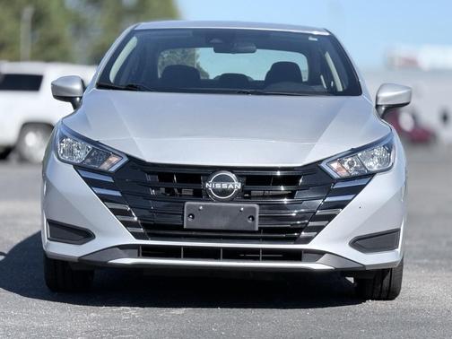 2023 Nissan Versa 1.6 SV