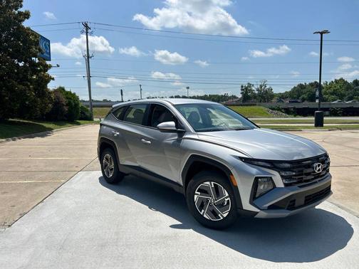 Shimmering Silver 2026 Hyundai TUCSON Hybrid Blue SE