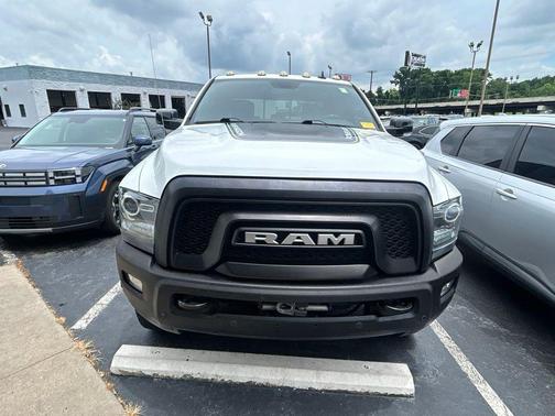 Bright White Clearcoat 2018 RAM 2500 Power Wagon