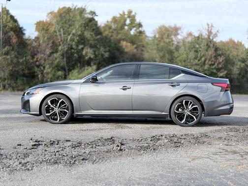 2024 Nissan Altima SR FWD