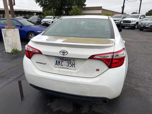 Super White 2015 Toyota Corolla S Plus