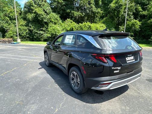 Ash Black 2026 Hyundai TUCSON Hybrid Blue SE
