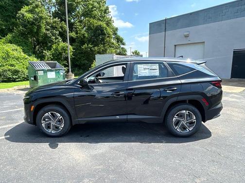 Ash Black 2026 Hyundai TUCSON Hybrid Blue SE