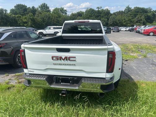 Summit White 2025 GMC Sierra 3500 Base