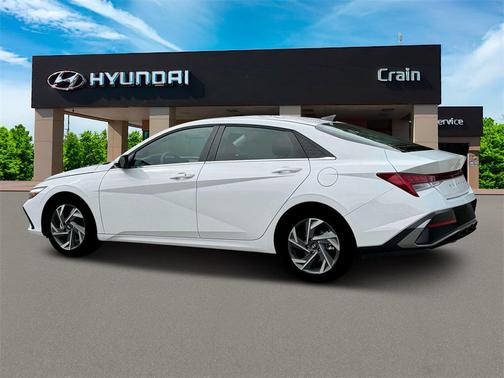 2025 Hyundai ELANTRA SEL