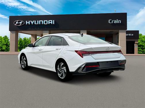 2025 Hyundai ELANTRA SEL