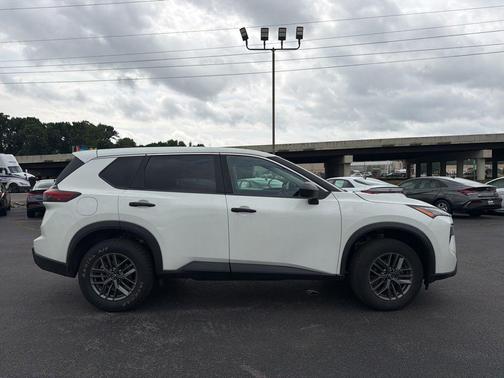 Glacier White 2024 Nissan Rogue S