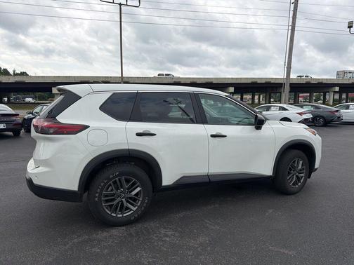 Glacier White 2024 Nissan Rogue S