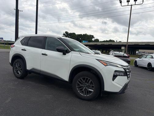 Glacier White 2024 Nissan Rogue S