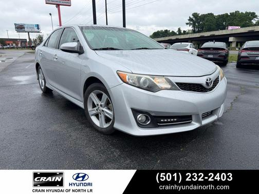 Classic Silver Metallic 2014 Toyota Camry SE