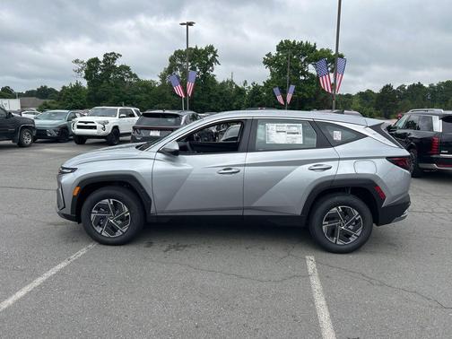 Shimmering Silver 2026 Hyundai TUCSON Hybrid Blue SE
