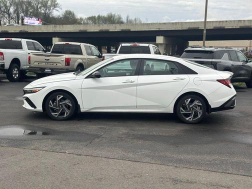 2025 Hyundai ELANTRA Sport