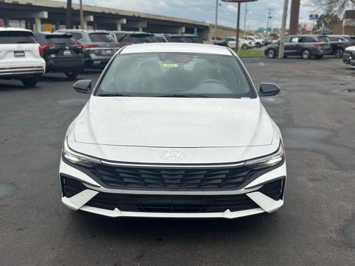 2025 Hyundai ELANTRA Sport