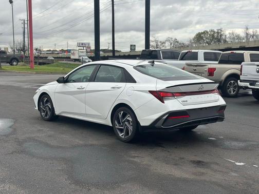 2025 Hyundai ELANTRA Sport