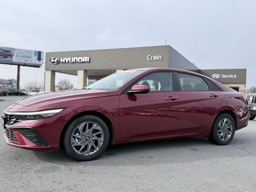 2024 Hyundai ELANTRA SEL