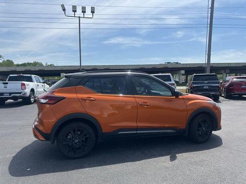 2024 Nissan Kicks SR
