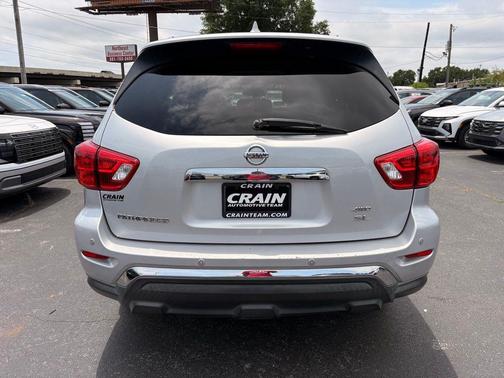 Brilliant Silver Metallic 2019 Nissan Pathfinder SL