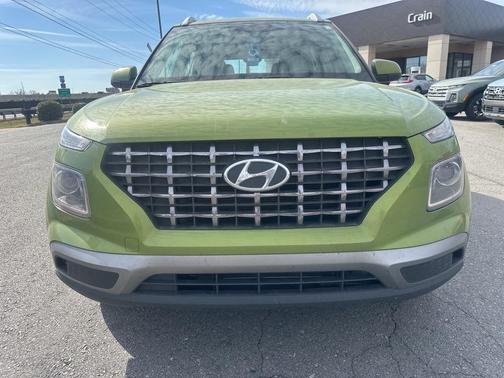 2024 Hyundai VENUE SEL