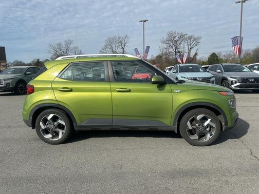 2024 Hyundai VENUE SEL