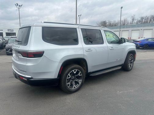 2023 Jeep Wagoneer Series III 4x2