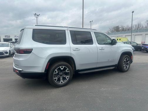 2023 Jeep Wagoneer Series III 4x2