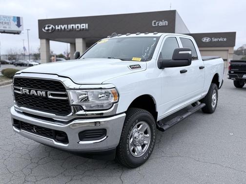 2024 RAM 2500 Tradesman Crew Cab 4x4 6'4' Box