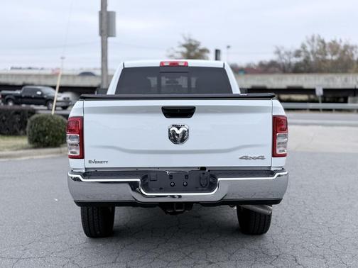 2024 RAM 2500 Tradesman Crew Cab 4x4 6'4' Box