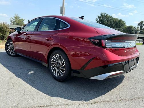 Ultimate red 2025 Hyundai SONATA Hybrid SE