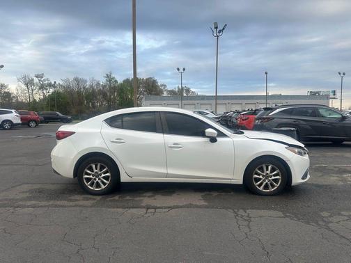 Snowflake White Pearl Mica 2016 Mazda Mazda3 i Sport