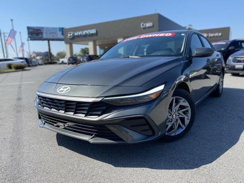 2024 Hyundai ELANTRA SEL